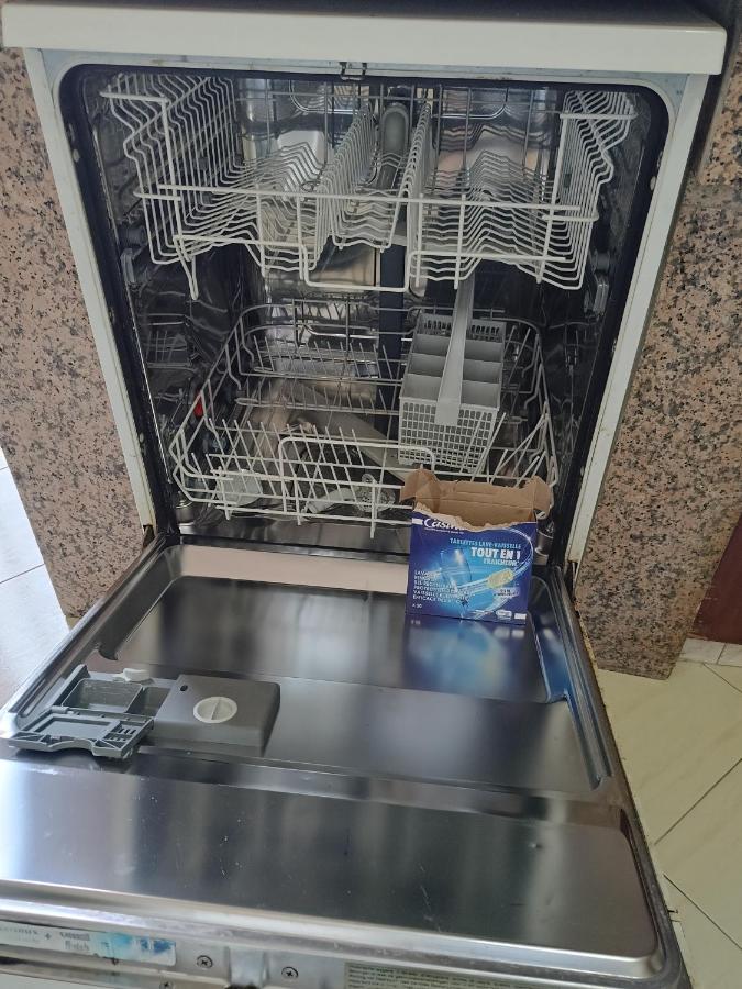 Appart Najia Au Centre Kenitra Avec Grande Terrasse エクステリア 写真